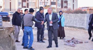 Başkan Soylu, Bahçelievler Mahallesi'nde kilitli parke çalışmalarını yerinde inceledi