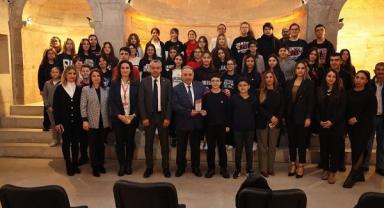 Başkan Yalçın gençlerin sorularını yanıtladı