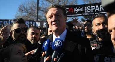 Beşiktaş Kulübü Başkanı Hasan Arat, zor hedeflerin üstesinden geleceklerine inanıyor