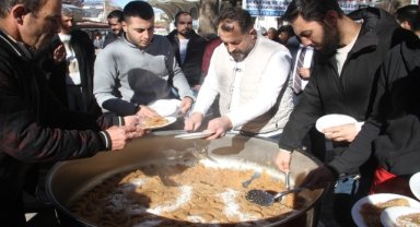 Beyşehir'de şehitler için helva dağıtıldı