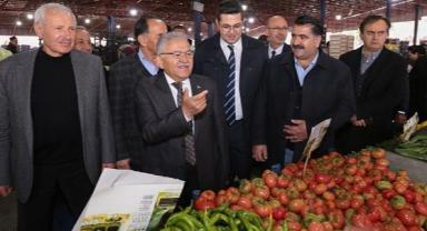 Büyükkılıç'tan pazar yeri ziyareti