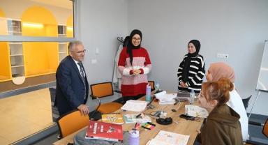 Büyükkılıç, Tınaztepe Sosyal Tesisleri’nde gençlerle buluştu