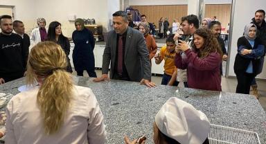 Büyükşehir’in Engelsiz Yaşam Merkezi’nde “Mutfak ve Ebru” etkinliği