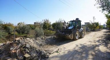 Büyükşehir, Türkoğlu’nda da hafriyat atıklarını kaldırıyor