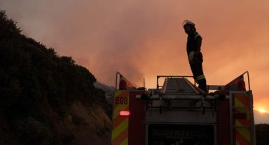 Cape Town'da yangın nedeniyle bazı yerleşim yerleri tahliye edildi