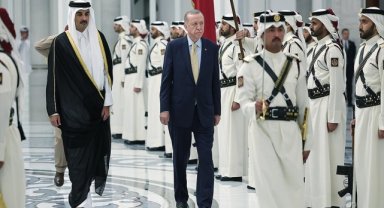 Cumhurbaşkanı Erdoğan Katar'da resmi törenle karşılandı