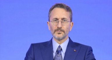 Cumhurbaşkanlığı İletişim Başkanı Altun'dan, AA foto muhabiri Mustafa Haruf'un darbedilmesine tepki