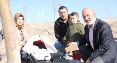 Cumhuriyet’in 100. yılında doğan çocuklar için ağaç dikildi!