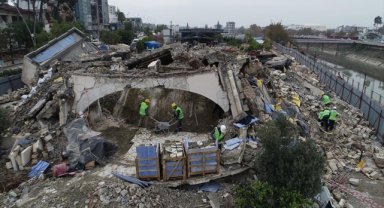Depremlerin yıktığı Hatay'daki tarihi meclis binası yeniden inşa edilecek