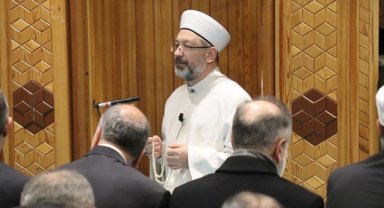 Diyanet İşleri Başkanı Erbaş, şehit Mehmetçikler için dua etti: