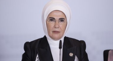 Emine Erdoğan: Herkes için adil bir dünya temennisiyle, barışın ve adaletin galip geldiği bir yıl diliyorum