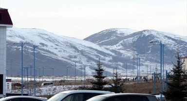 Erzurum, Kars ve Ardahan'da soğuk hava ile kar etkili oluyor
