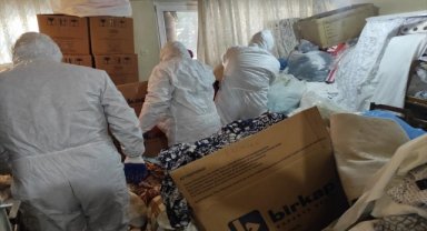 Eskişehir'de belediye ekipleri "çöp ev"den 45 ton atık çıkardı