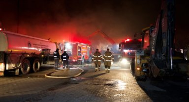 Eskişehir'de geri dönüşüm tesisinde çıkan yangın kontrol altına alındı