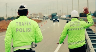 Eskişehir'de trafik denetimlerinde 10 sürücüye gürültü cezası