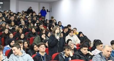 Fikri ve vicdanı hür gençler ülkemizi hep ileriye taşıyacak