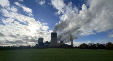 Fosil yakıt kaynaklı karbon emisyonlarının bu yıl tarihi zirveye ulaşacağı öngörülüyor