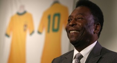 Futbol dünyasının efsane ismi Pele, vefatının ilk yılında anılıyor