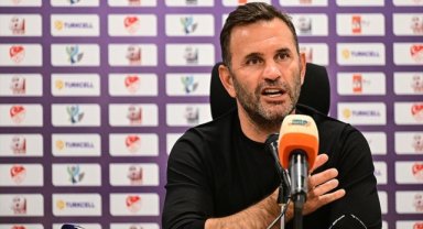 Galatasaray Teknik Direktörü Buruk: Şimdiki hedefimiz de 2023'te ikinci kupayı kazanmak