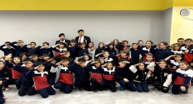 Gazi ve şehit yakınları, "Vatan ve Kahramanlık Buluşmaları"nda yaklaşık 13 bin öğrenciyle bir araya geldi