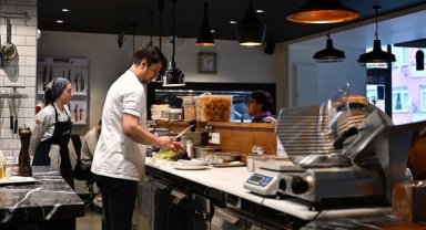 Geleceğin aşçıları sebze ve baharatlarını topraksız tarımla yetiştiriyor