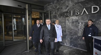 Gençlik ve Spor Bakanı Bak, hakem Halil Umut Meler'i ziyaret etti