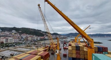 Giresun Limanı'nda konteyner taşımacılığı başladı 