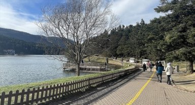 Gölcük Tabiat Parkı hafta sonu günübirlik tatilcilerle doldu