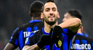 Hakan Çalhanoğlu'nun 1 gol, 1 asist kaydettiği maçta Inter, Udinese'yi 4-0 yendi