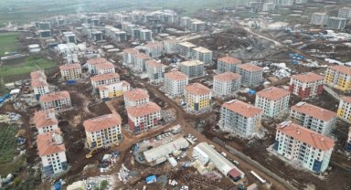 Hatay Hassa'da deprem konutlarının inşası sürüyor