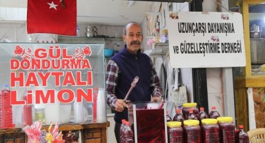 Hatay'da işletmeleri ayakta kalan Uzun Çarşı esnafının normalleşme çabaları sürüyor