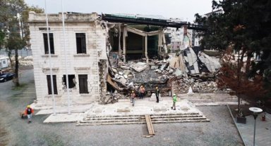 Hatay'ın Türkiye'ye katılımının oylandığı valilik binası depremin izlerinden kurtarılıyor