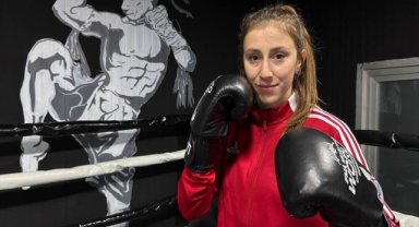 "Hiperaktif" tanısıyla muaythaiye yönlendirilen Ezgi sağlığına kavuştu, başarıya ulaştı