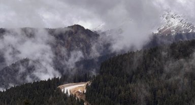 Ilgaz Dağı Kayak Merkezi'nde sis etkili oldu