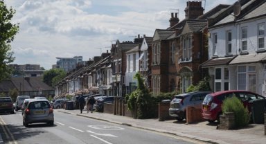 İngiliz ekonomisi üçüncü çeyrekte daraldı