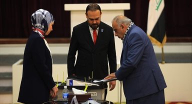Iraklılar, 10 yıl sonra yerel seçimler için sandık başında