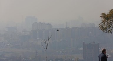 İran'ın bazı kentlerinde hava kirliliği nedeniyle eğitim çevrim içi yapılacak