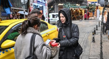 İsrail saldırılarında ölen çocuklara dikkati çekmek için Beyoğlu'nda etkinlik yapıldı