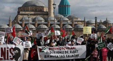 İsrail'in Gazze'ye saldırıları protesto edildi