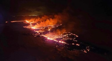 İzlanda'da yanardağ patlamasının ardından kül bulutlarının başkente ulaşacağı uyarısı