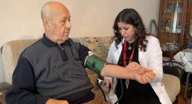 İzmir'de Sağlıklı Yaş Alma Merkezleri ekiplerinden 101 bin 601 kişiye sağlık hizmeti