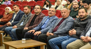 Karamanoğlu Mehmetbey Üniversitesi Rektörü Gavgalı, öğrencilerle buluştu