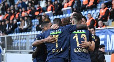Kasımpaşa, 3 puanı 4 golle aldı