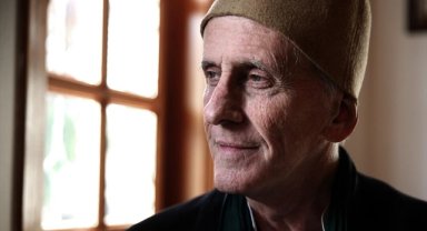 Katolik papazken Müslüman olan ABD'li profesör Mevlana'nın öğretisini kıtalara yayıyor