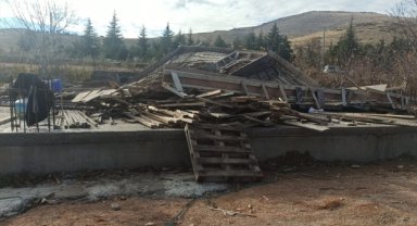 Kayseri'de inşaat iskelesinin çökmesi sonucu 3 işçi yaralandı