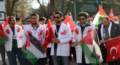 Kayseri'de sağlık çalışanları Filistin için yürüdü