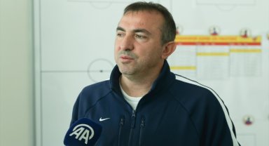 Kayserispor Teknik Direktörü Uçar'dan sporda şiddetin önlenmesi için sağduyu çağrısı