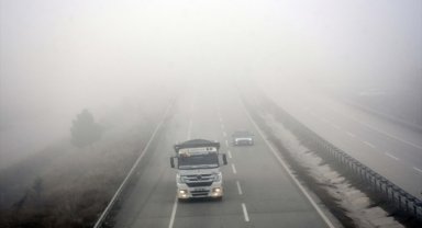 "Kilit kavşak" Kırıkkale'de sis etkili oldu
