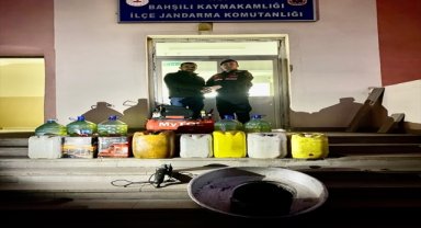 Kırıkkale'de bağ evinden hırsızlık yaptığı öne sürülen 2 şüpheli yakalandı