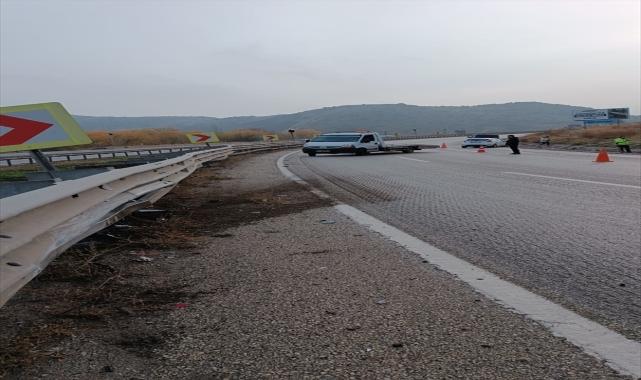 Kırıkkale'de bariyerlere çarpan otomobildeki 2 kişi yaralandı